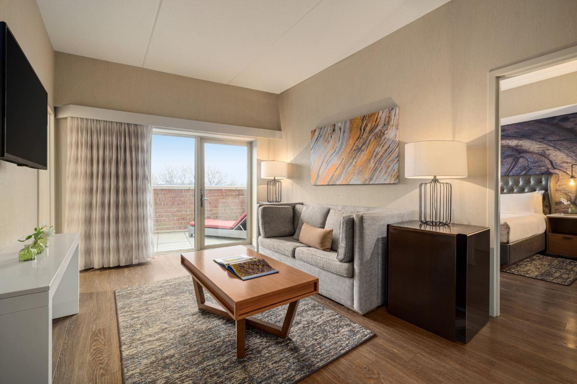 Hotel Indigo Naperville Riverwalk By Ihg Екстериор снимка