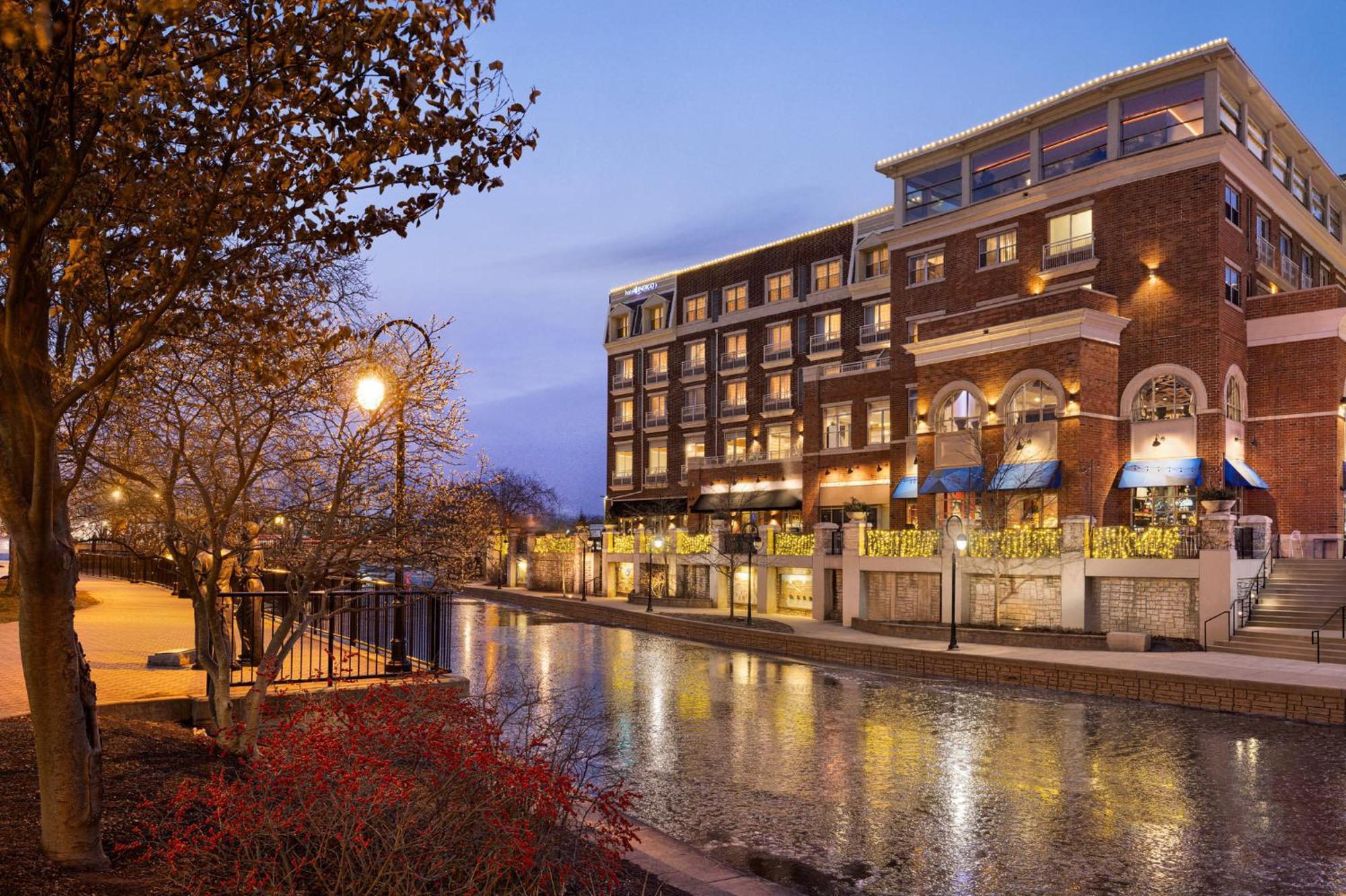 Hotel Indigo Naperville Riverwalk By Ihg Екстериор снимка